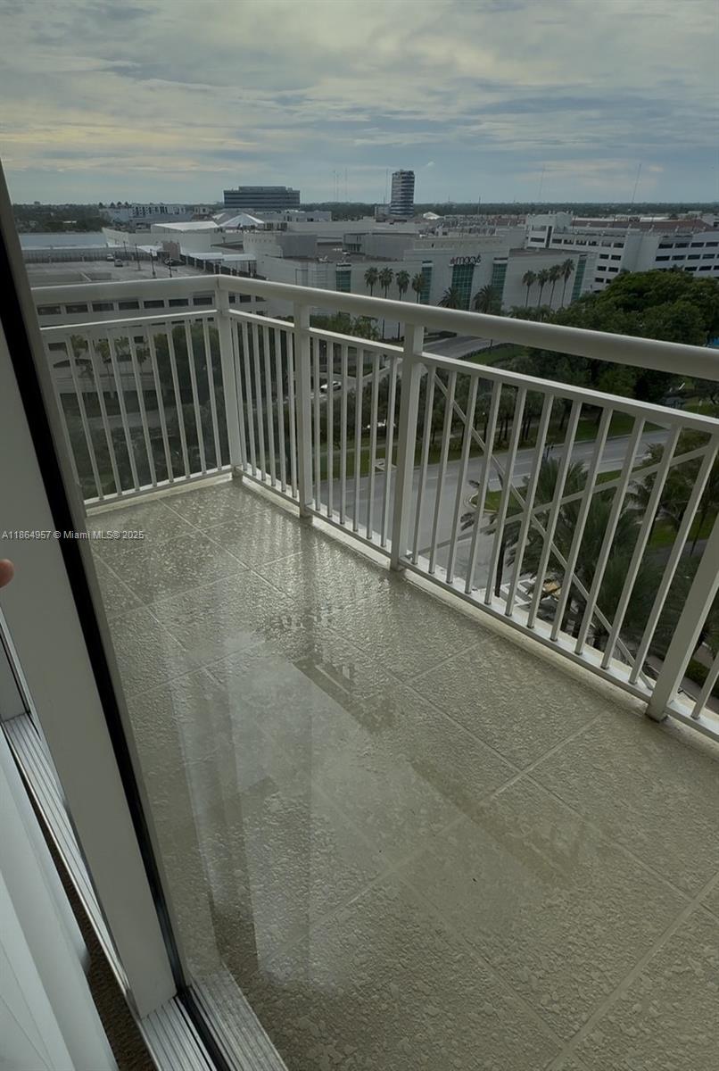 TURNBERRY ON THE GREEN - Residential Lease