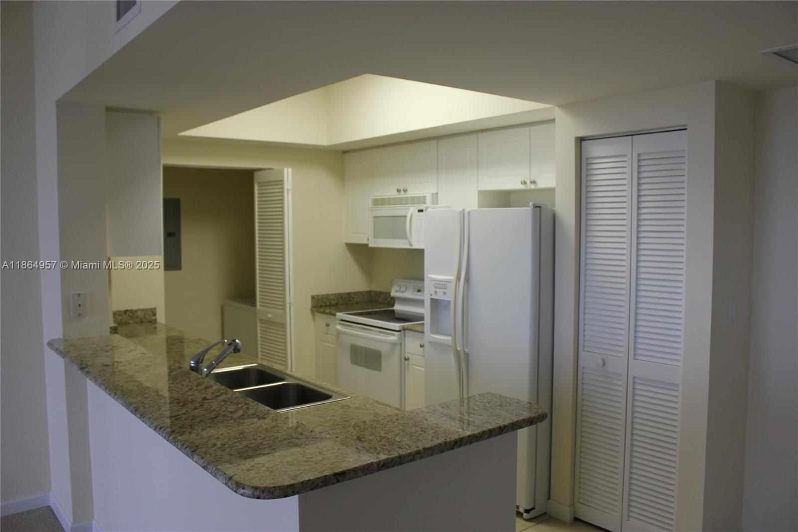 TURNBERRY ON THE GREEN - Residential Lease