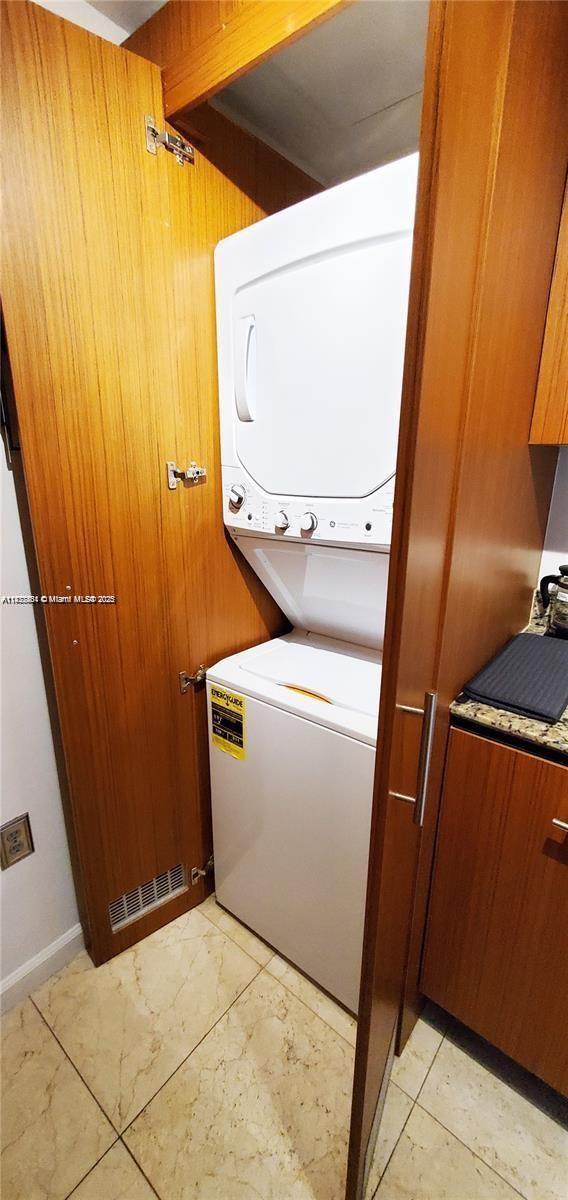 HARBOUR HOUSE - Residential Lease