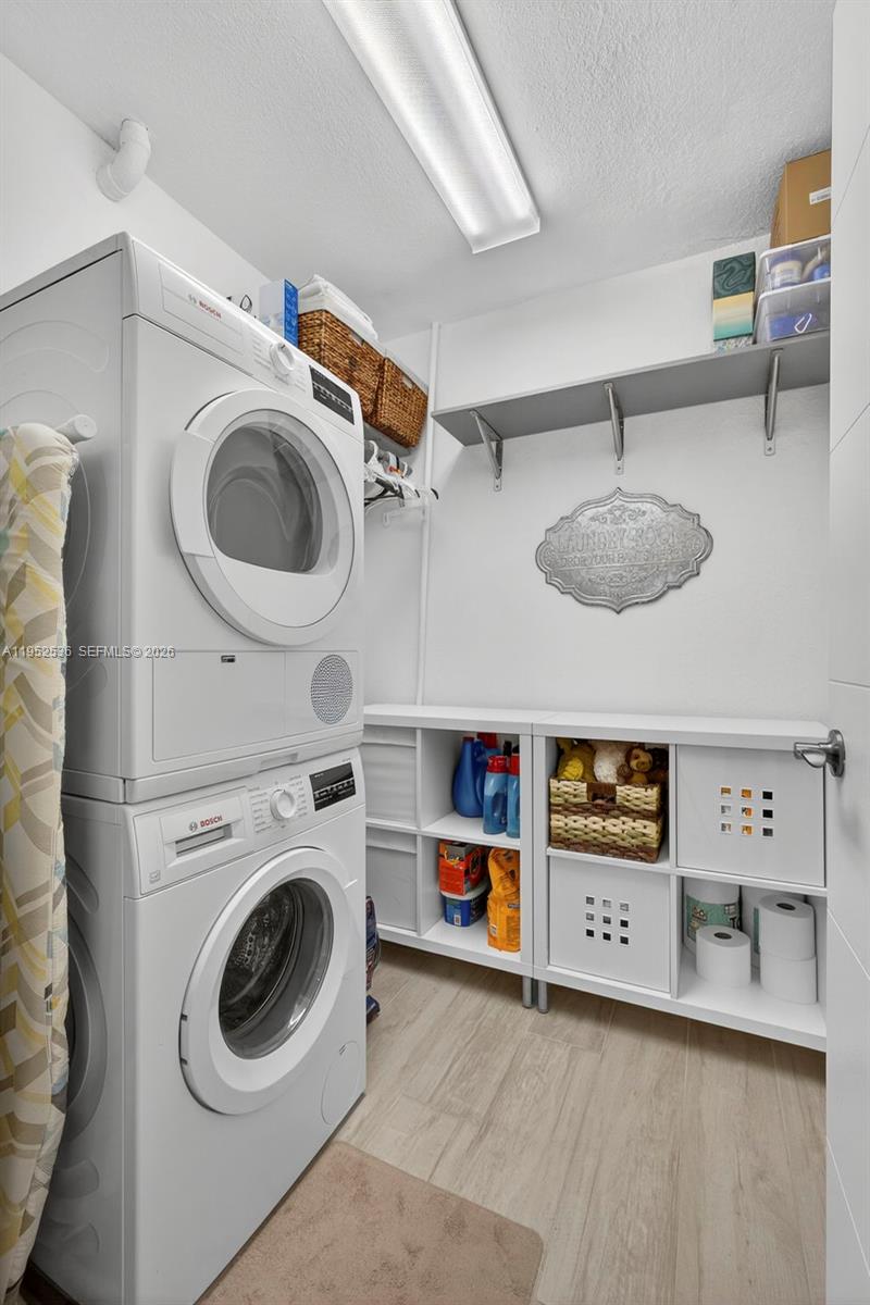 HORSESHOE ACRES - Residential