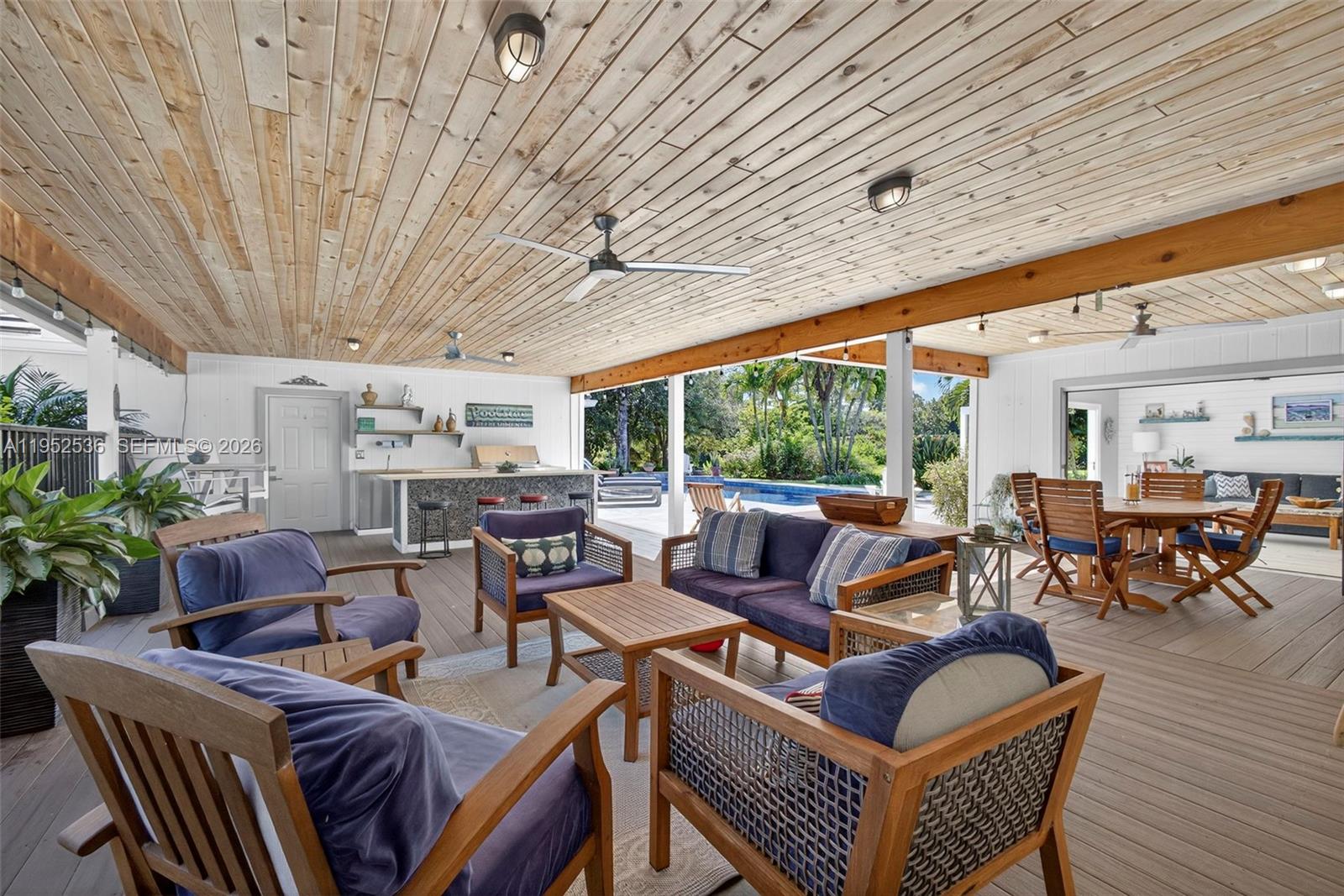 HORSESHOE ACRES - Residential