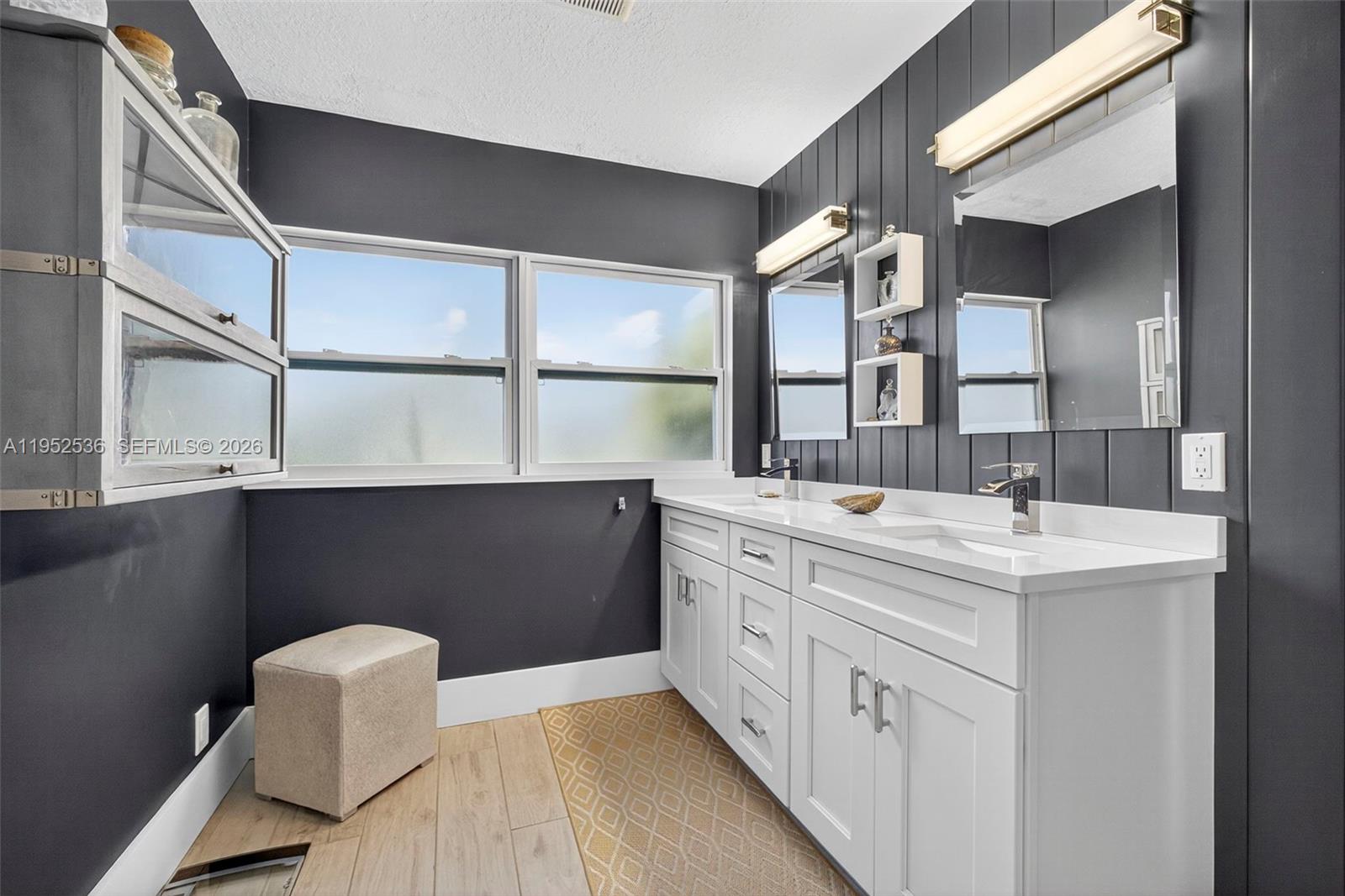 HORSESHOE ACRES - Residential