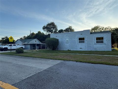 500 Evergreen Dr Lake Park FL 33403