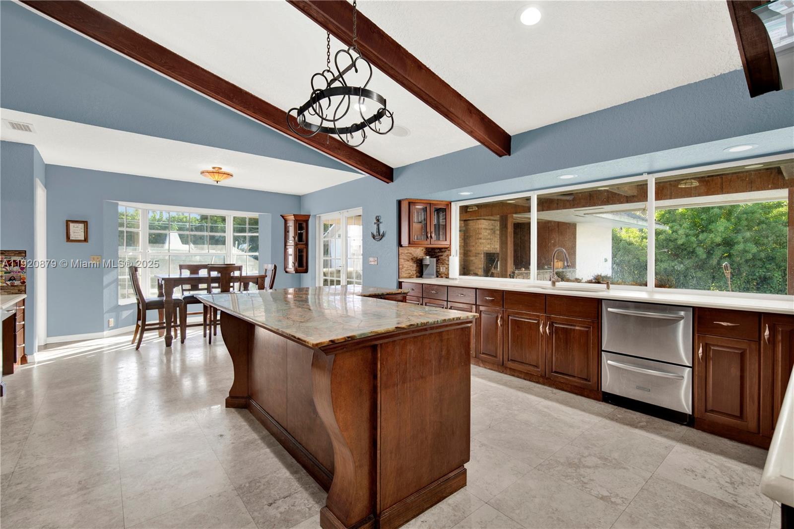 BISCADO ESTS SEC 1 - Residential