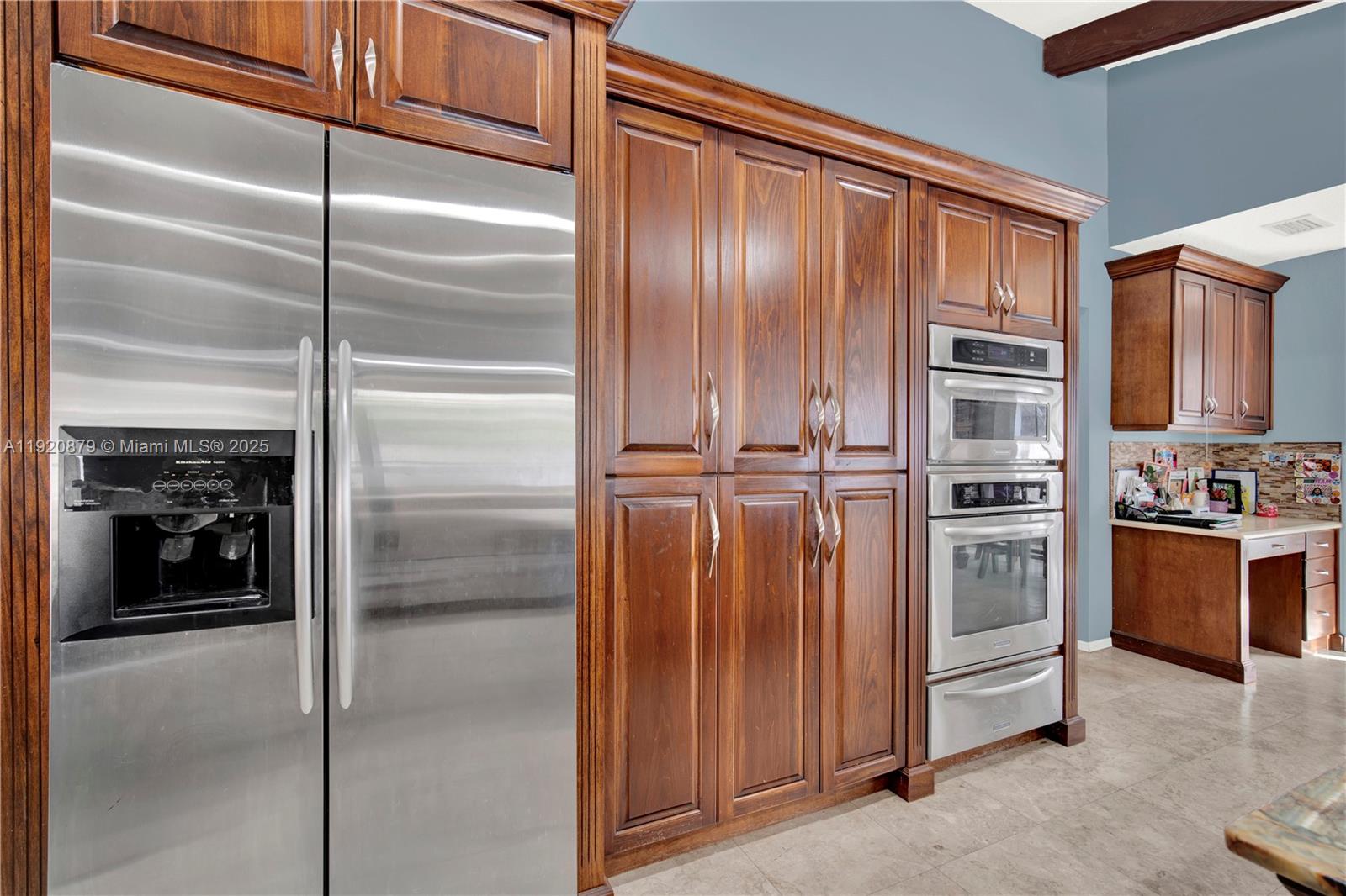 BISCADO ESTS SEC 1 - Residential