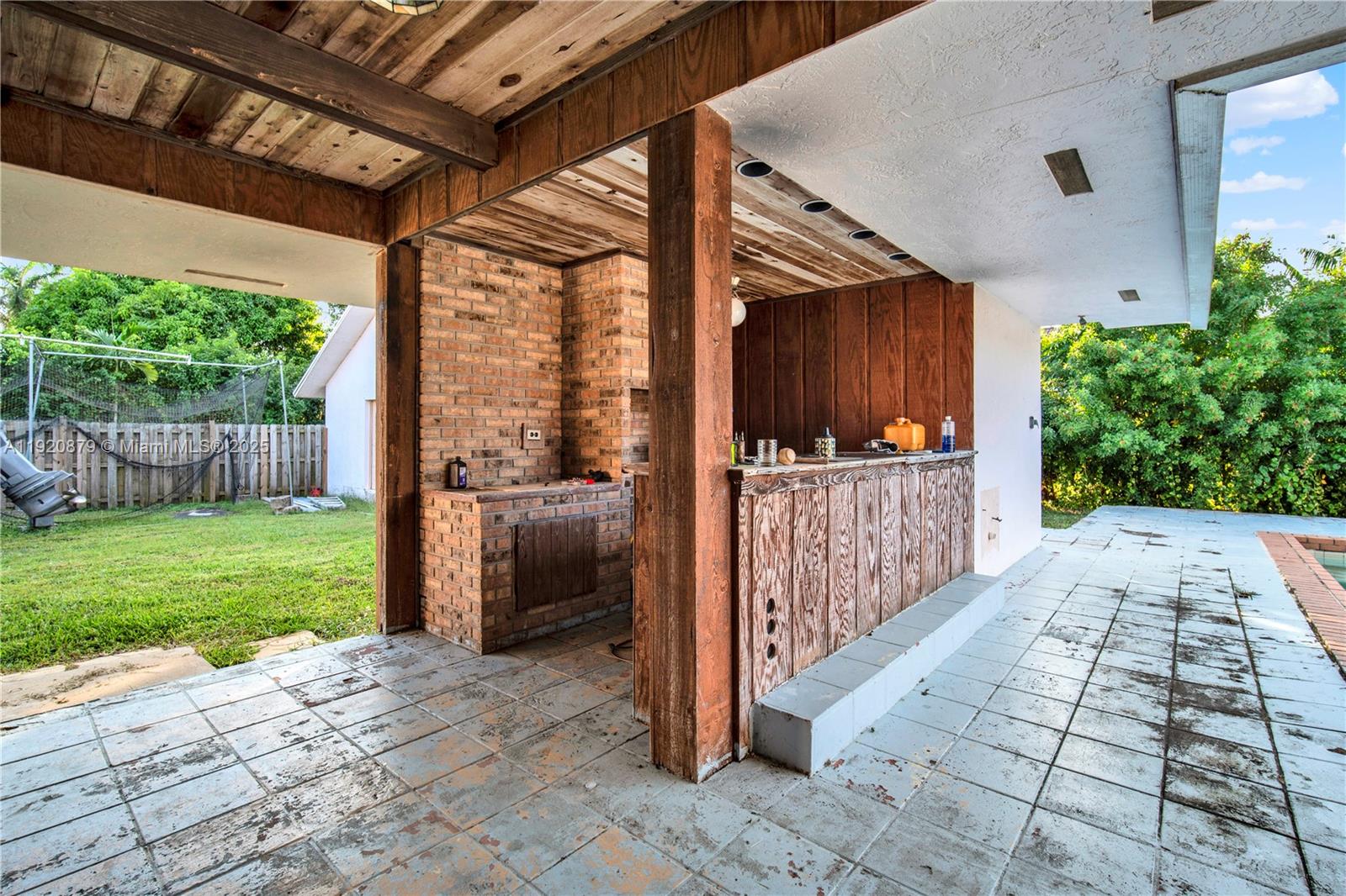 BISCADO ESTS SEC 1 - Residential