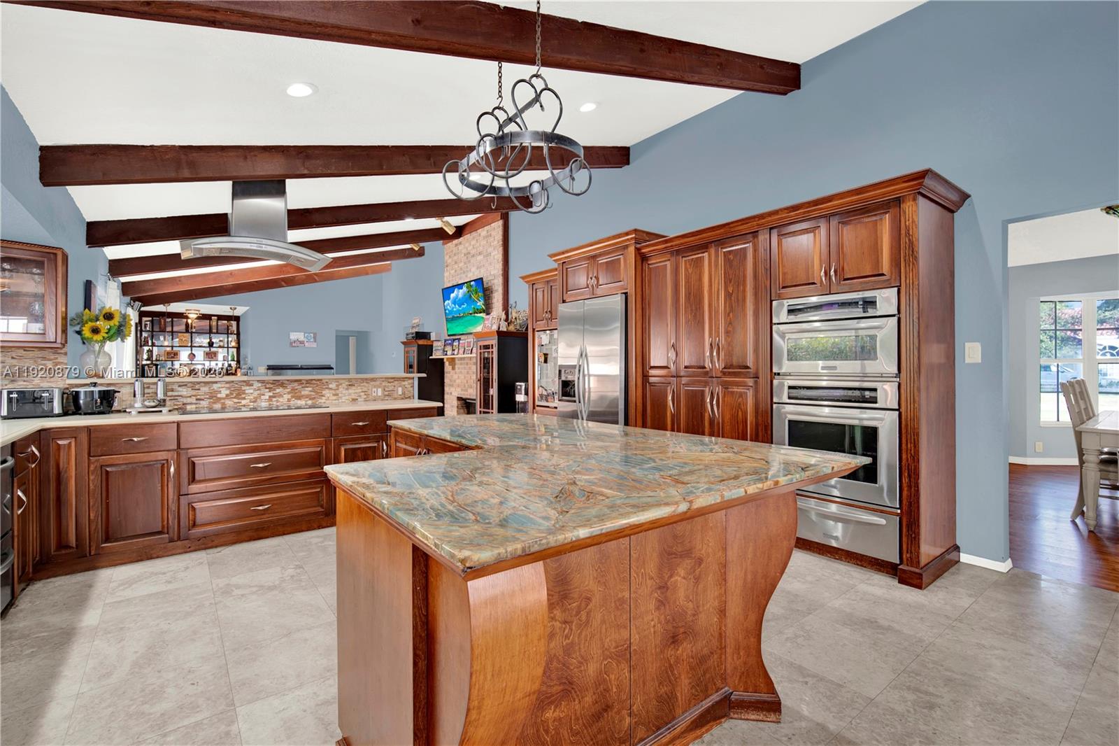 BISCADO ESTS SEC 1 - Residential