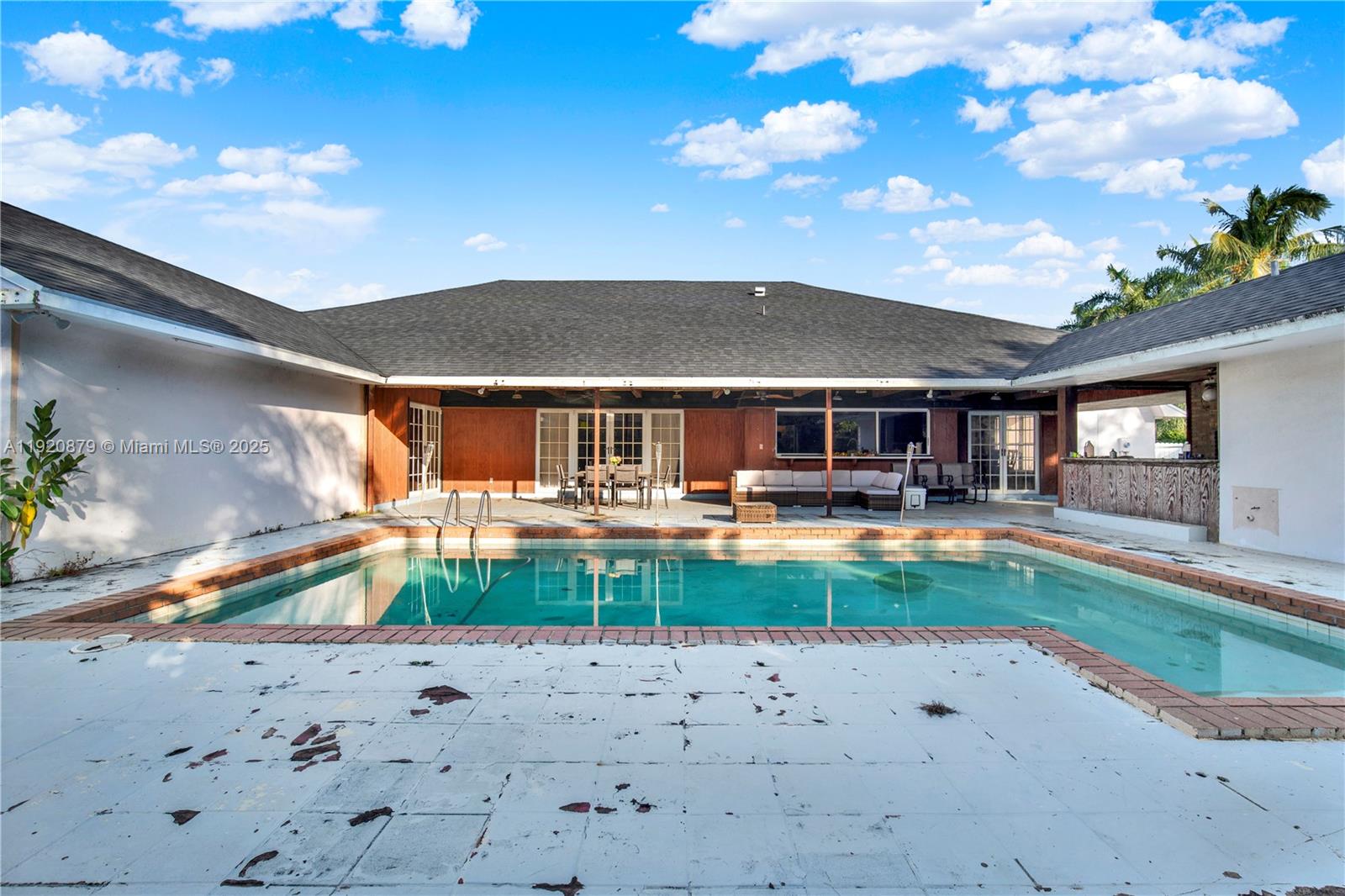 BISCADO ESTS SEC 1 - Residential