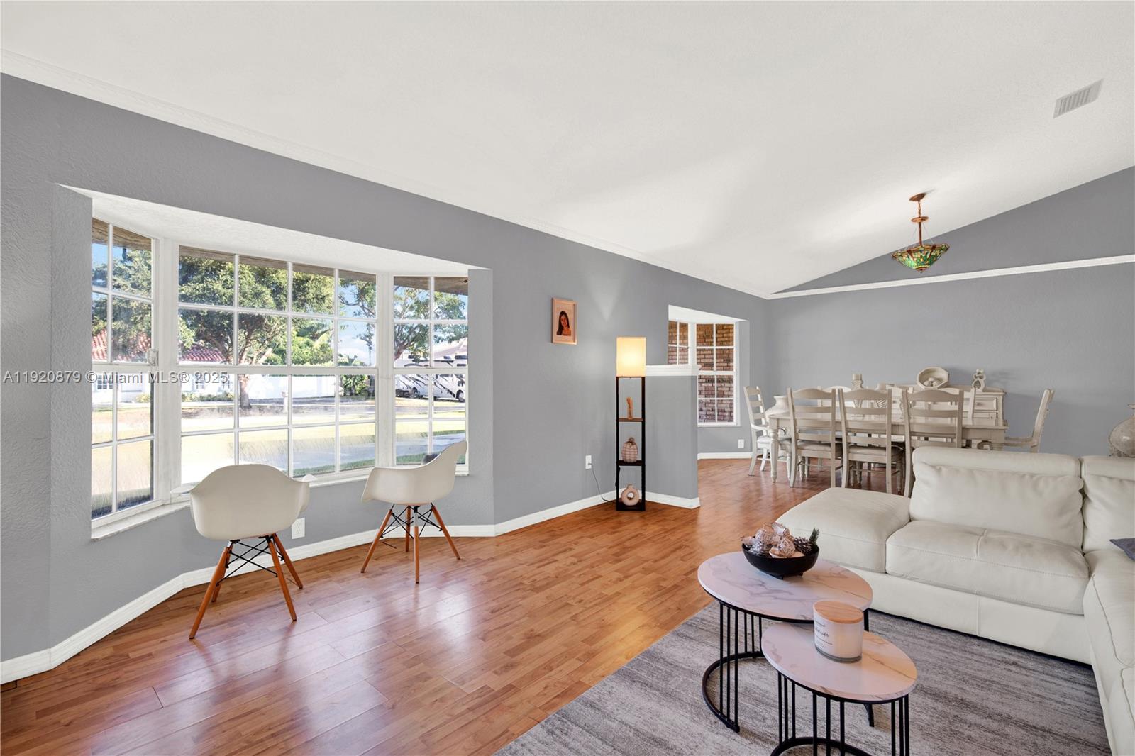 BISCADO ESTS SEC 1 - Residential