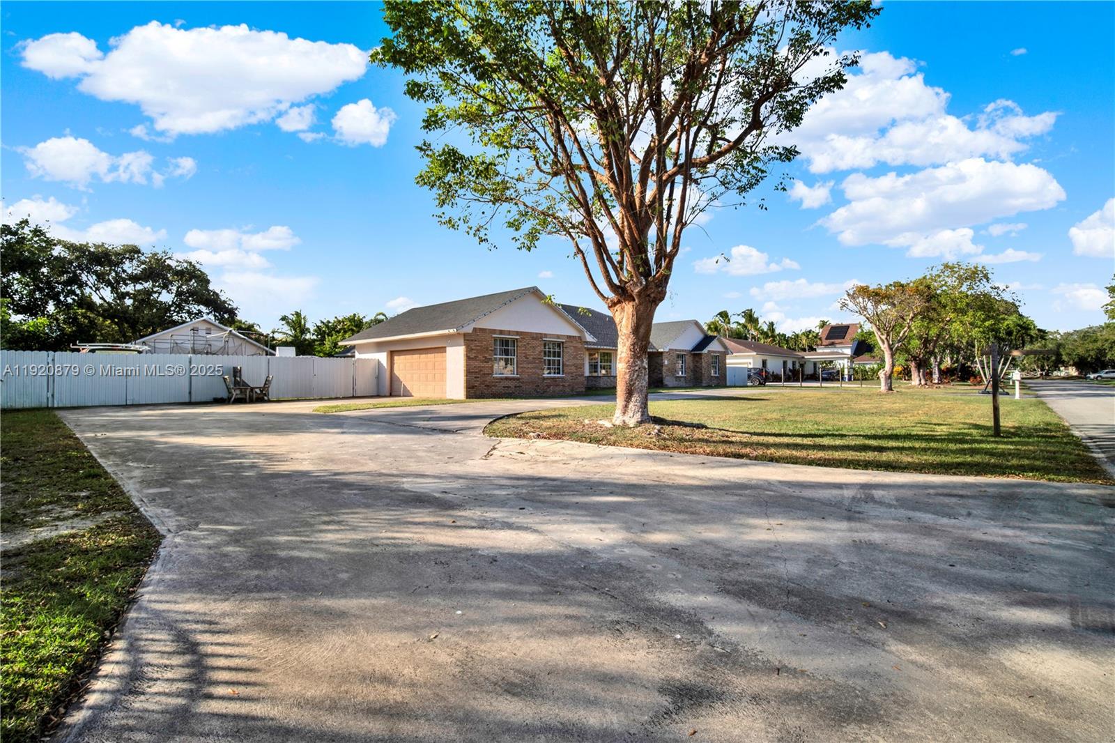 BISCADO ESTS SEC 1 - Residential