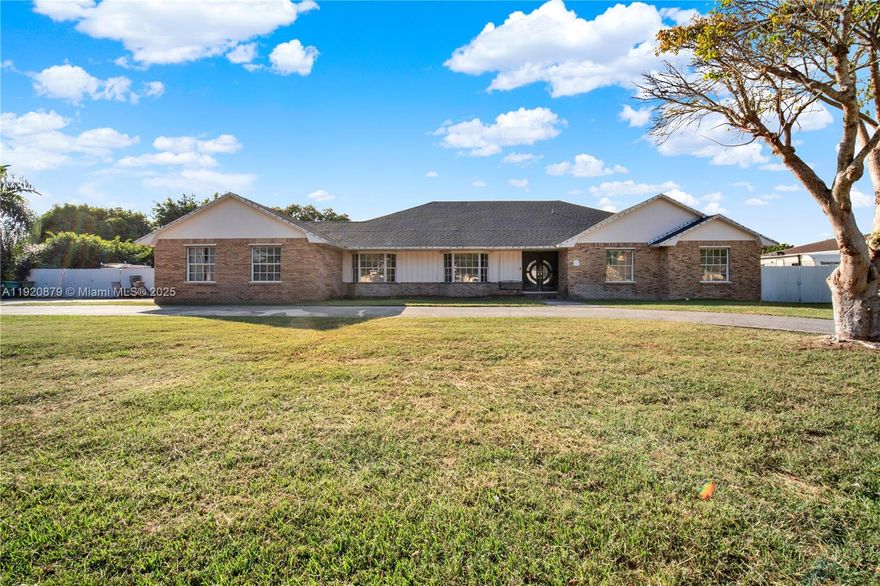 Welcome to the heart of Redlands. Hurry, don’t miss out on this beauty. Holiday seller’s incentives for closing before the end of the year!! This beautifully updated home features nearly 3,800 sqft of living space on an almost 21,150 sqft lot, offering spacious one-story living with soaring vaulted ceilings, wood flooring throughout, and a true open-concept layout. The chef’s kitchen includes KitchenAid stainless steel appliances, an oversized natural-stone island, high-end quartz countertops, real wood cabinetry, and an inside bar for entertaining. The home offers two remodeled bathrooms, walk-in closets in every bedroom, a spacious laundry room, a 2-car garage, and an additional detached garage. The outdoor area is built for gatherings with a full bar, BBQ setup, expansive covered patios, pool, and a boat. New roof in 2021. No HOA and low taxes. Move-in ready and easy to fall in love with.