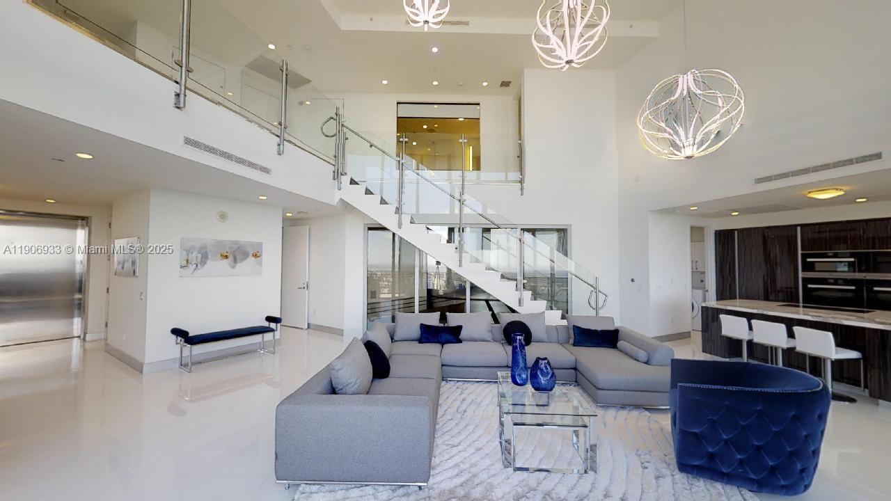 THE PORSCHE DESIGN - Residential Lease