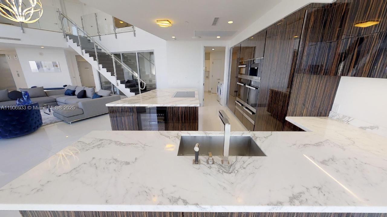 THE PORSCHE DESIGN - Residential Lease