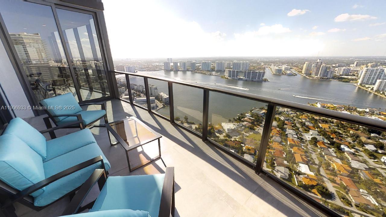 THE PORSCHE DESIGN - Residential Lease