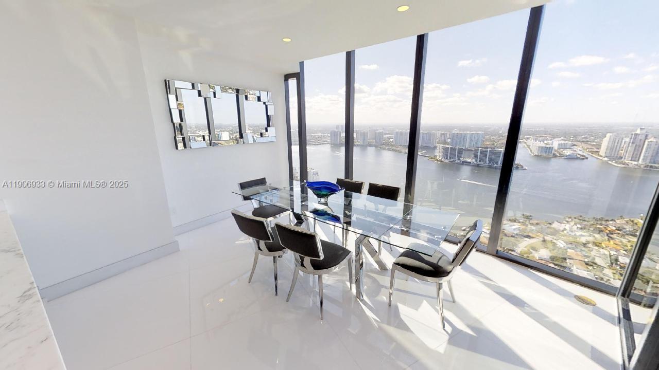 THE PORSCHE DESIGN - Residential Lease