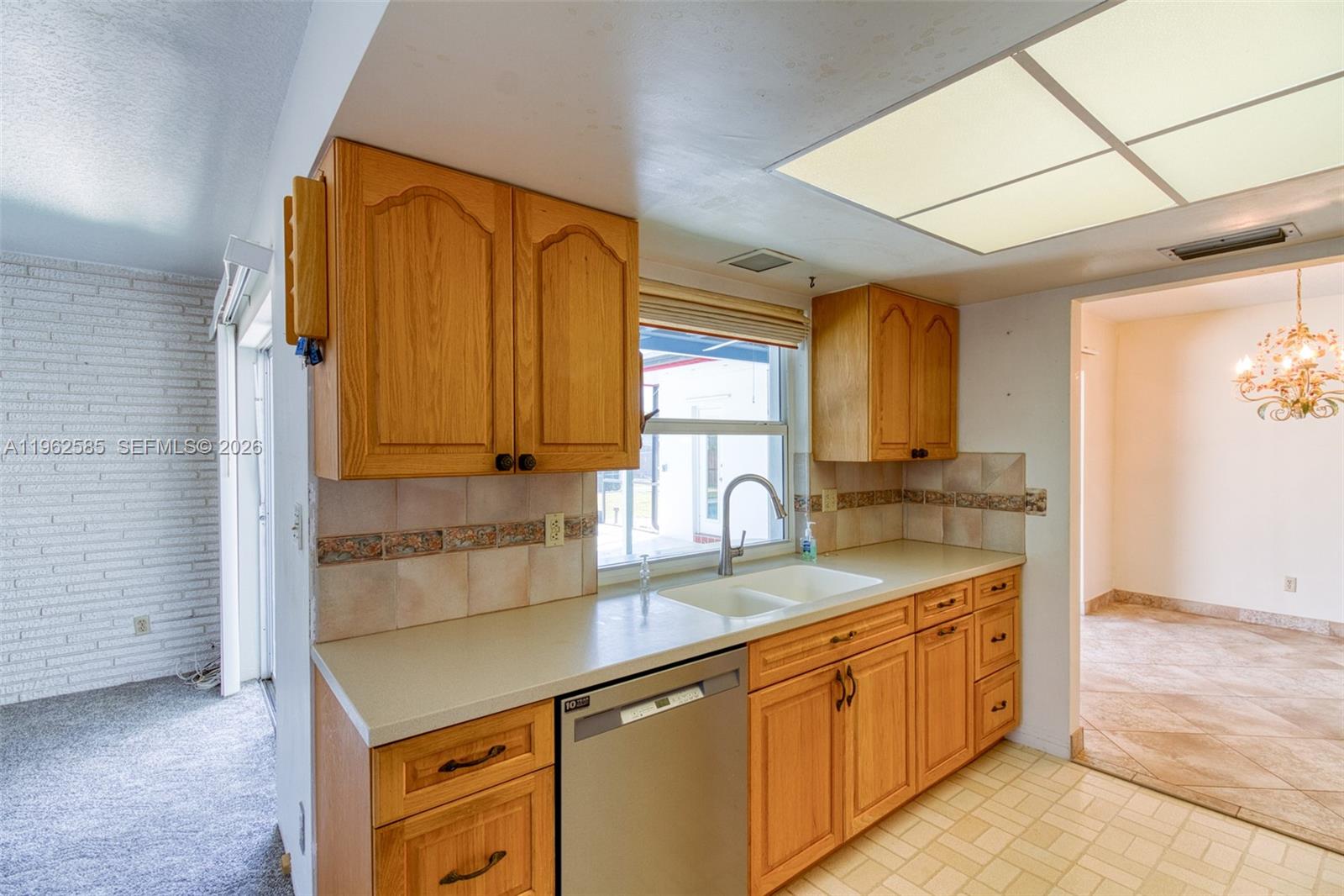 HOLLYWOOD HILLS - Residential