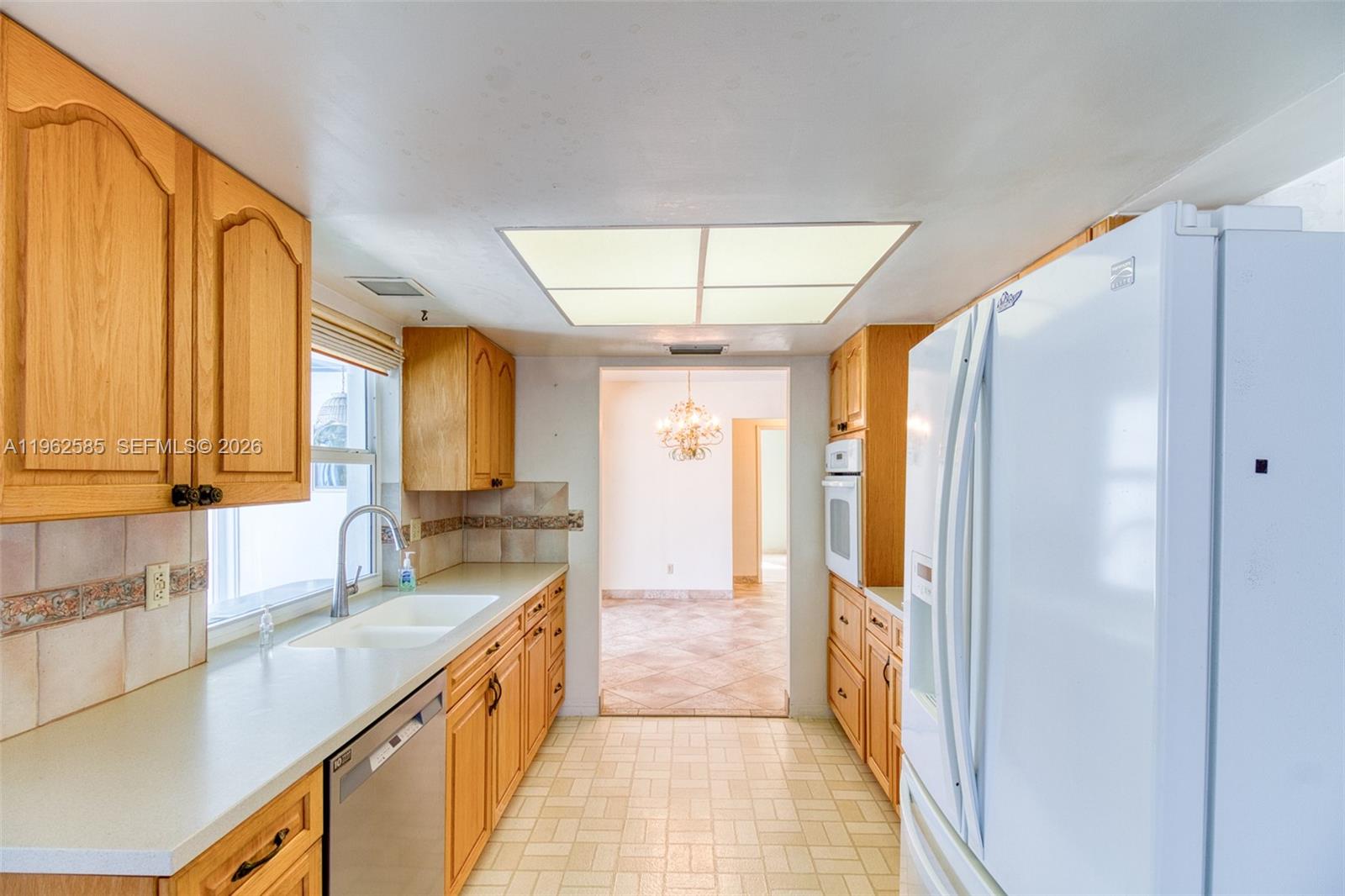 HOLLYWOOD HILLS - Residential