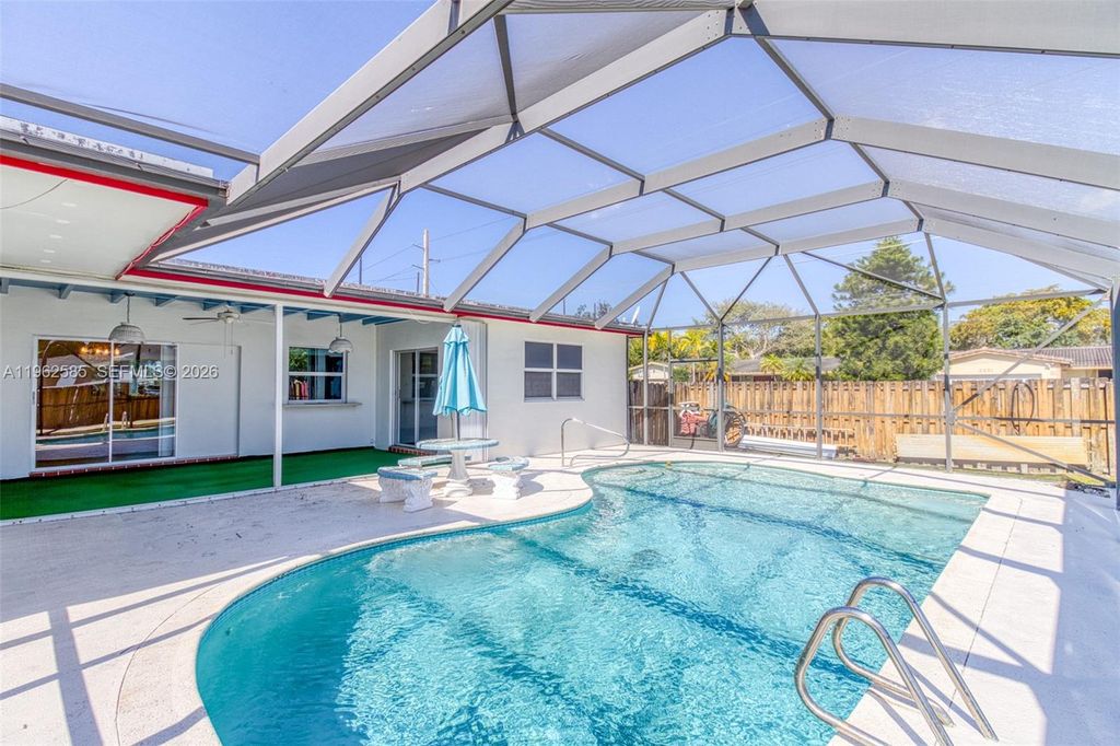 Photo of 2225 N 39th Ave, Hollywood, FL 33021 (MLS # A11962585)