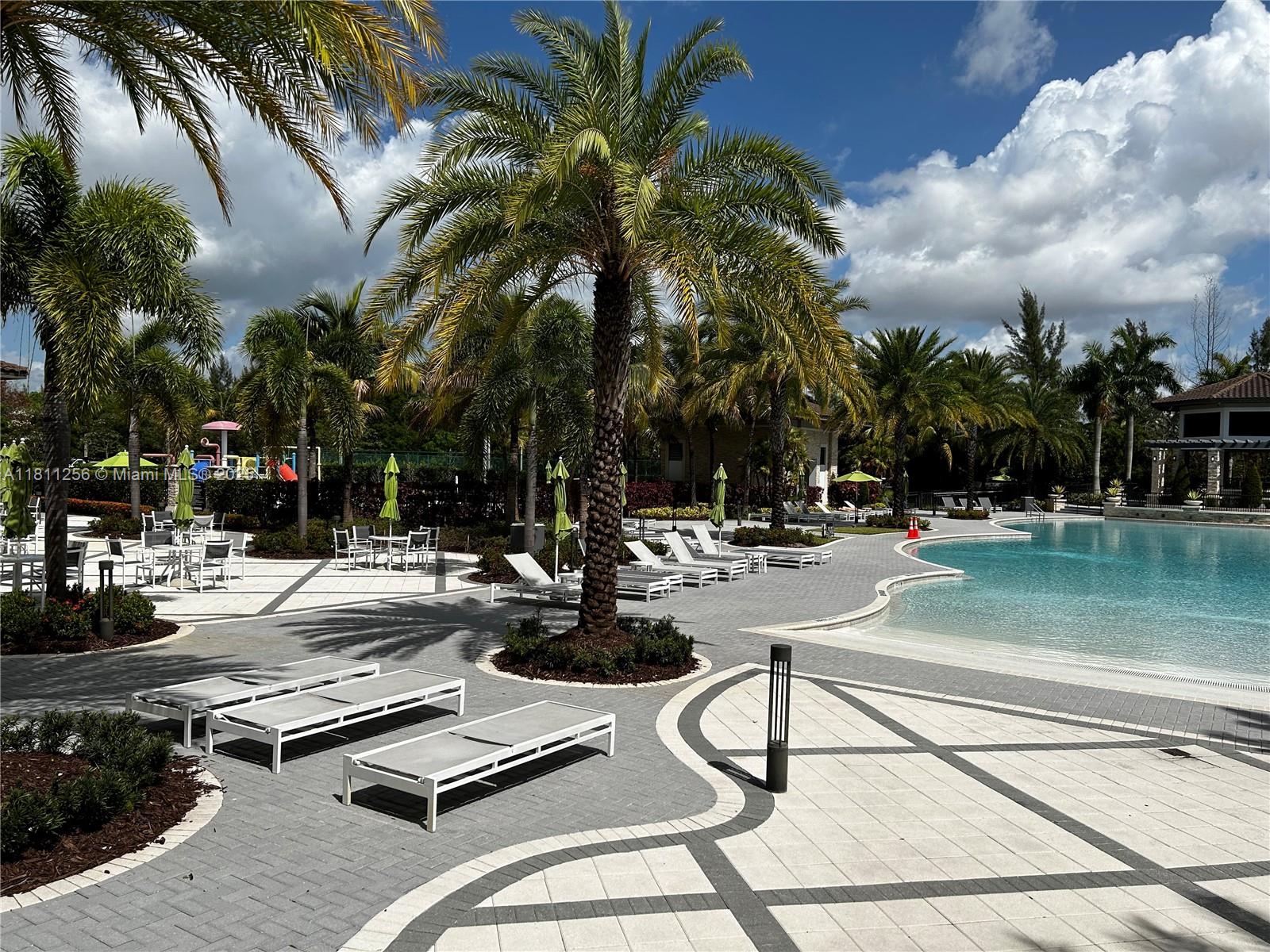 GRAND BAY SOUTH VILLAS - Residential