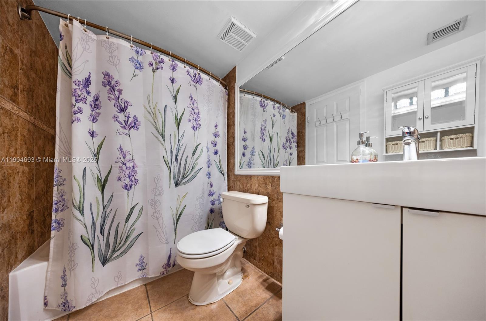 THE GRANDVIEW PALACE COND - Residential