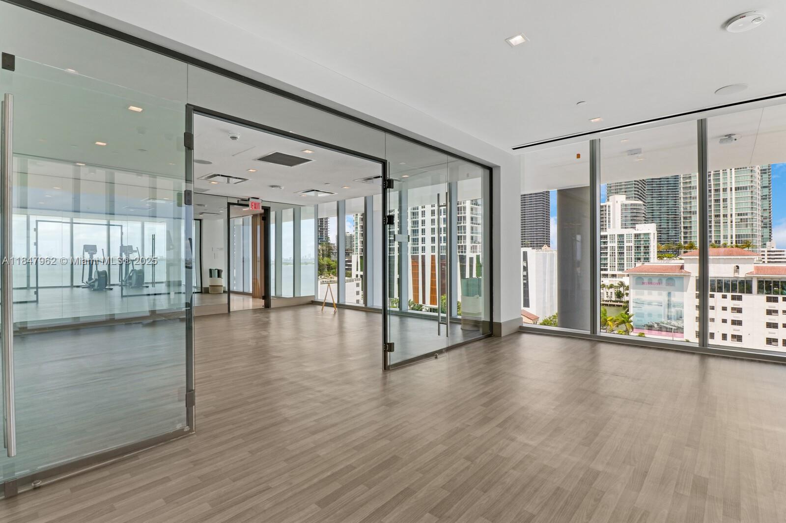 ESCOTTONIA PARK - Residential