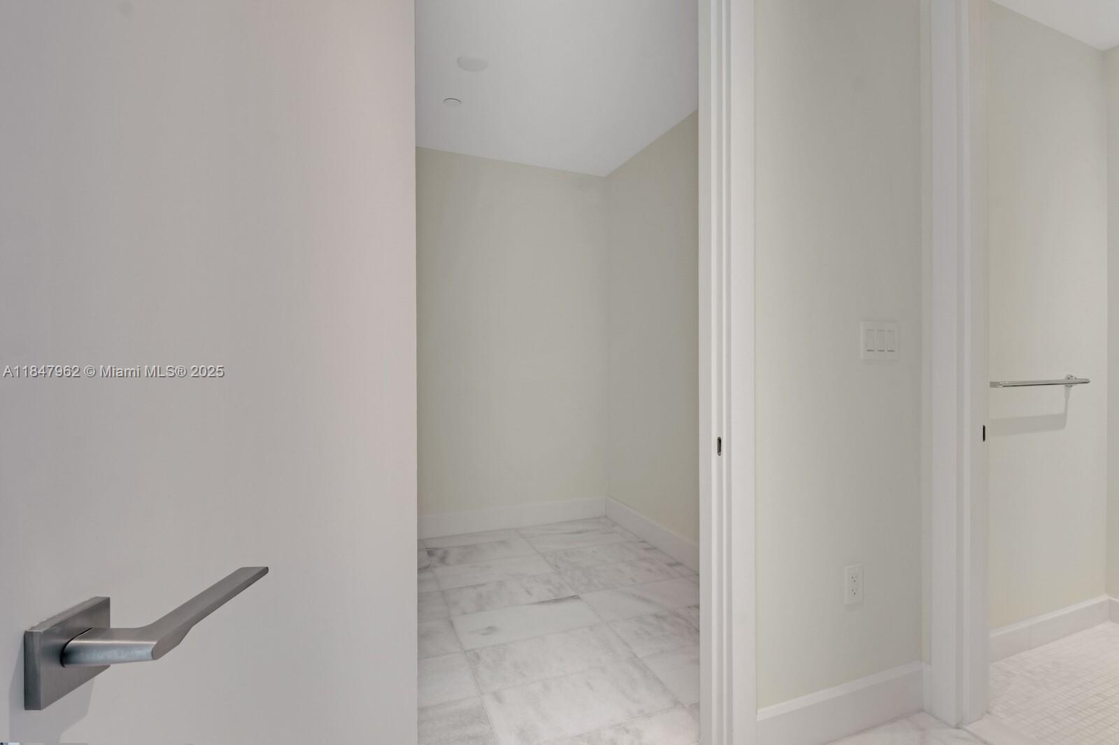 ESCOTTONIA PARK - Residential