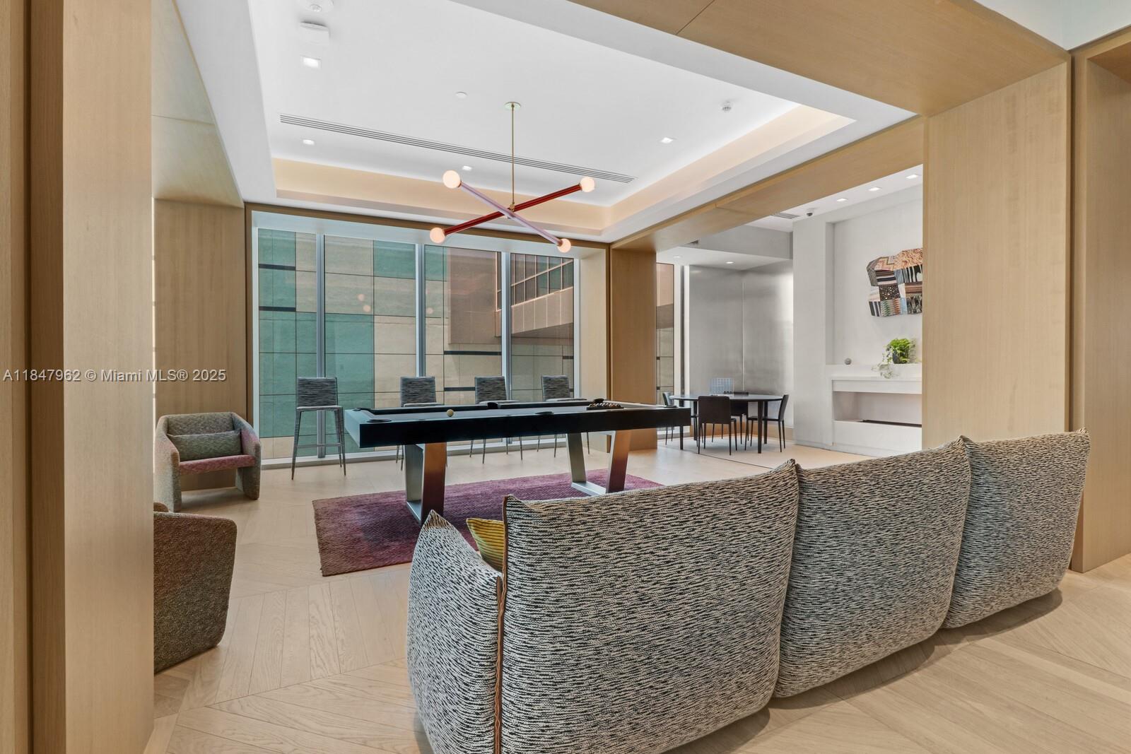 ESCOTTONIA PARK - Residential