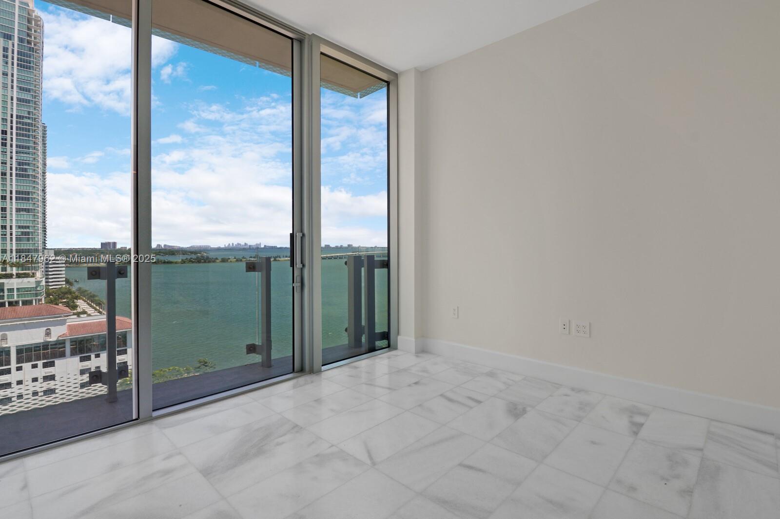 ESCOTTONIA PARK - Residential