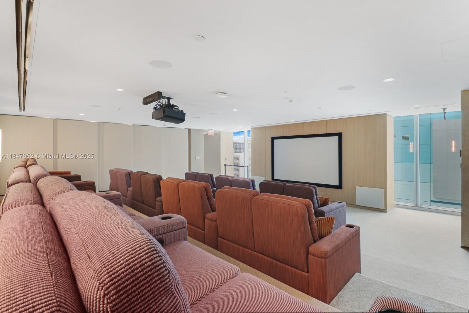 ESCOTTONIA PARK - Residential