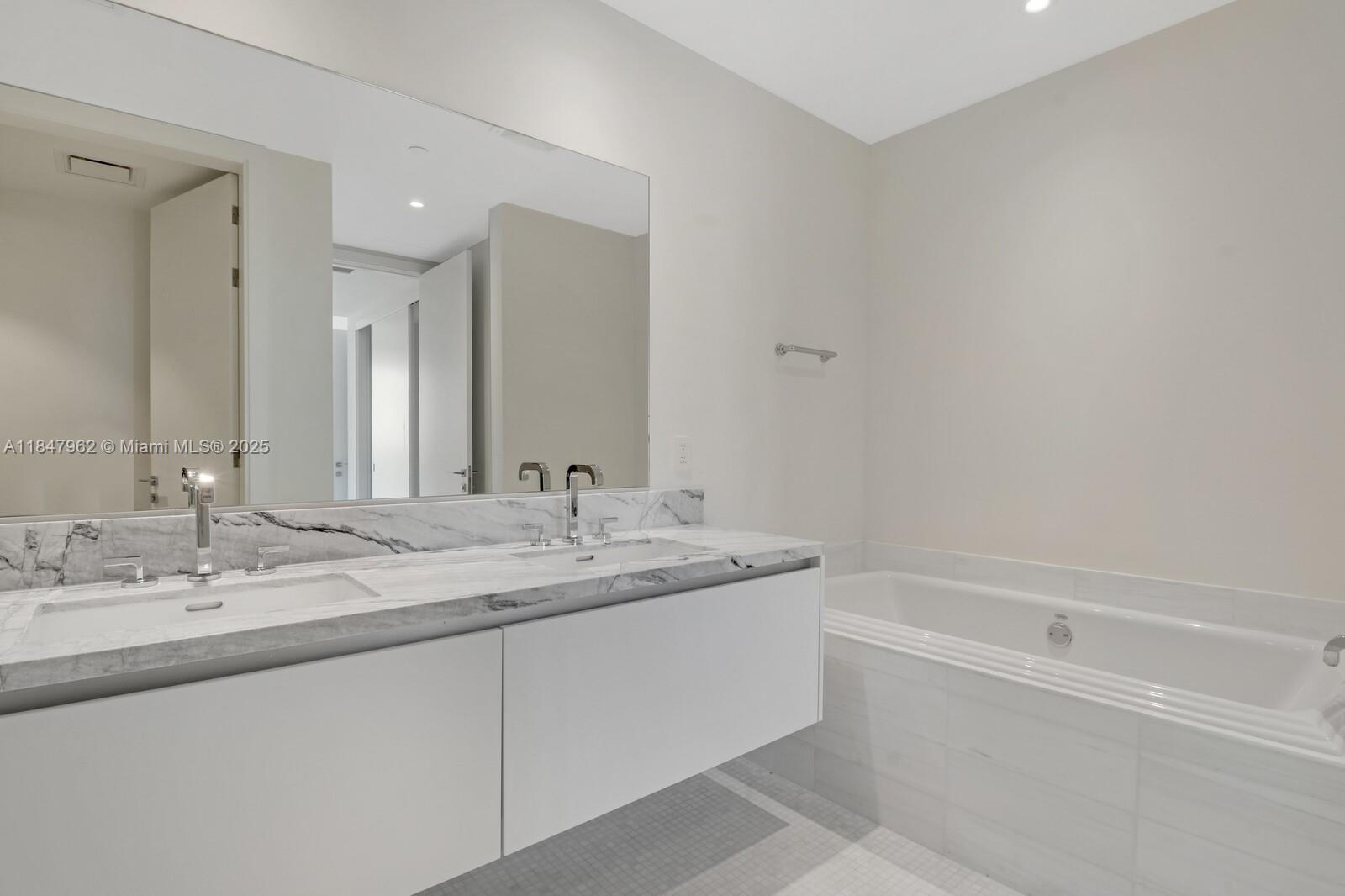 ESCOTTONIA PARK - Residential