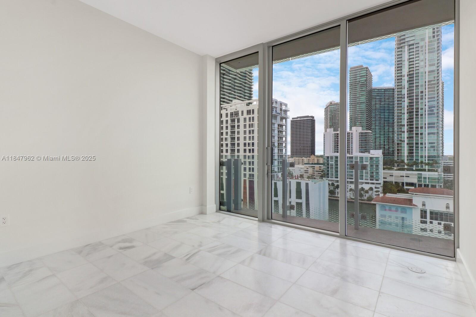 ESCOTTONIA PARK - Residential