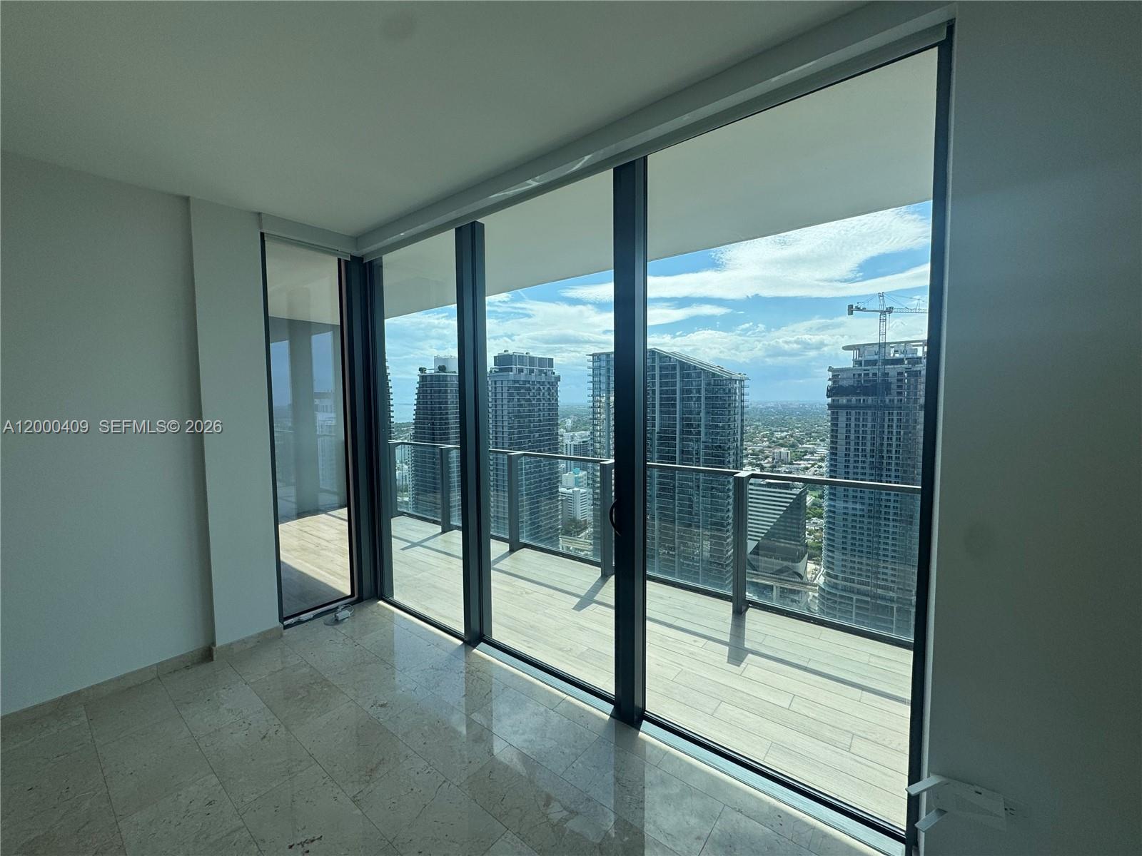 REACH CONDO - Residential Lease