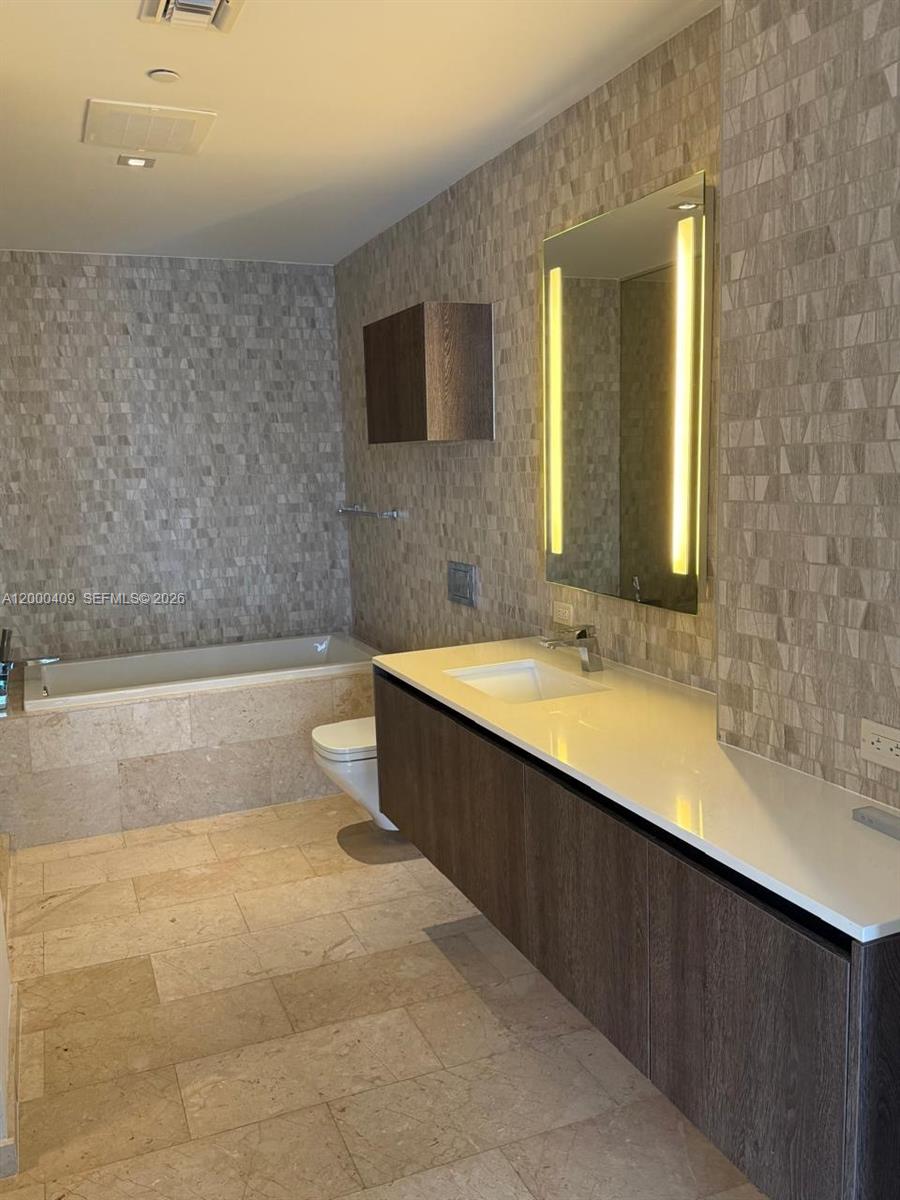 REACH CONDO - Residential Lease