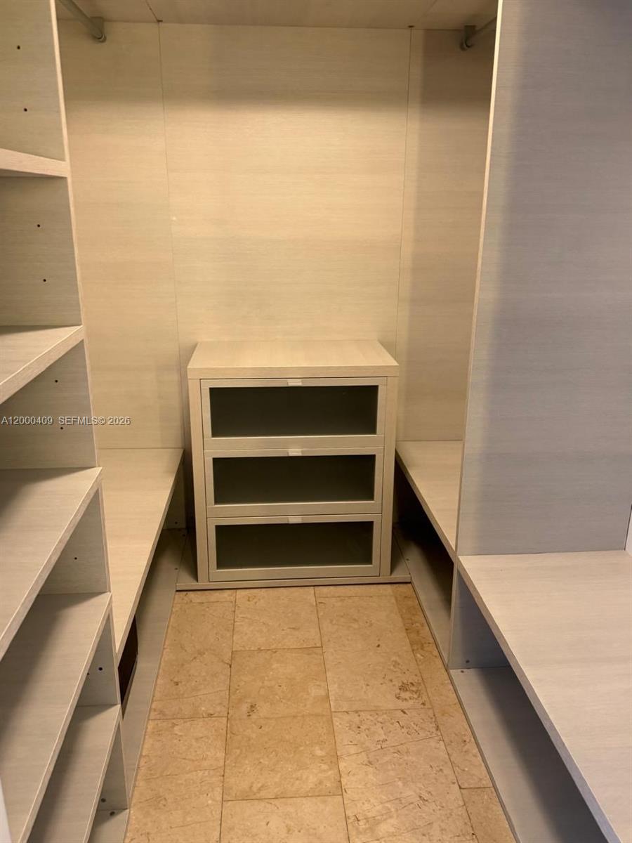 REACH CONDO - Residential Lease