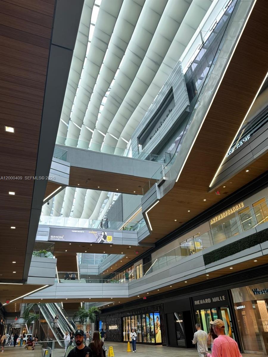 REACH CONDO - Residential Lease