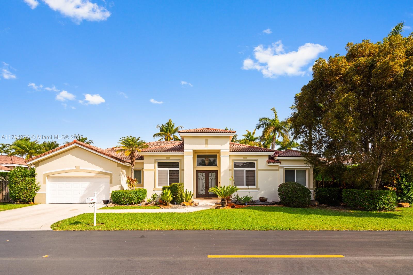 Rental Property at 8427 Sw 138th Ter, Palmetto Bay, Miami-Dade County, Florida - Bedrooms: 4 
Bathrooms: 3  - $8,400 MO.