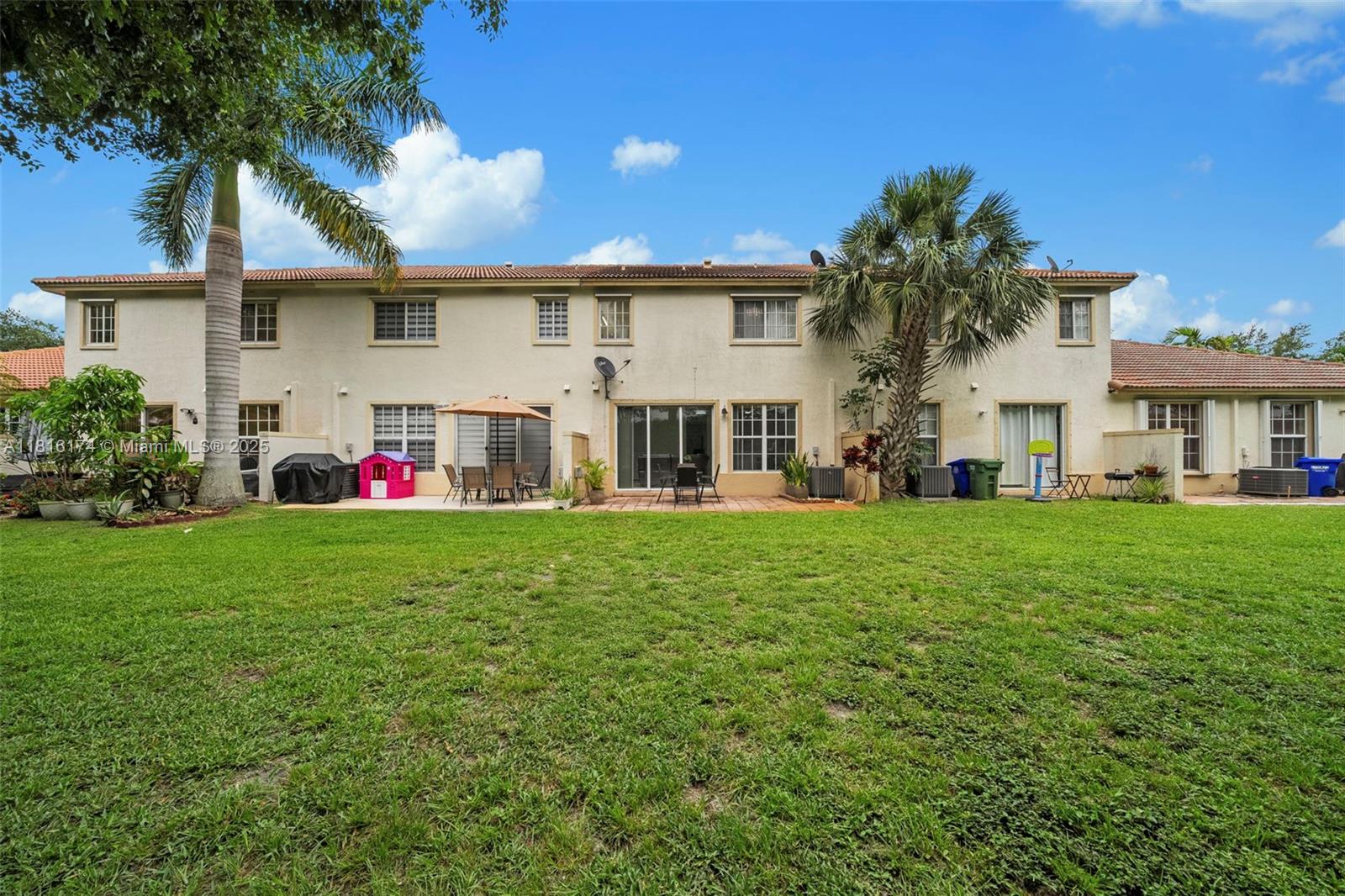 WALNUT CREEK TOWNHOMES - Residential