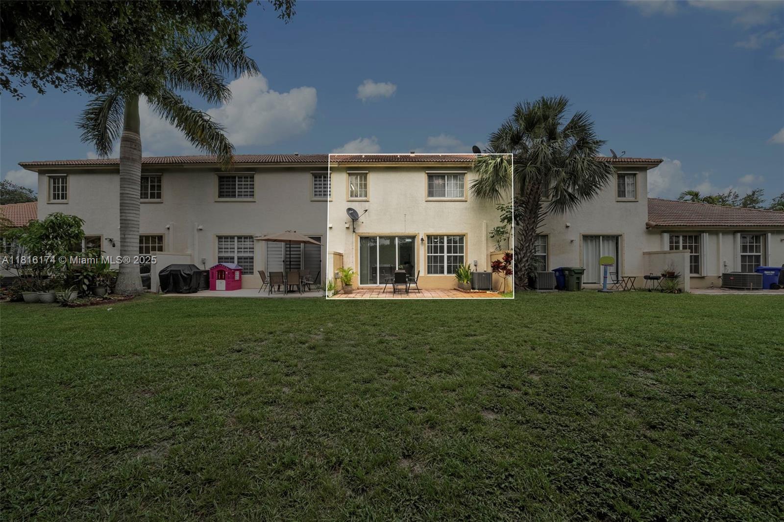 WALNUT CREEK TOWNHOMES - Residential