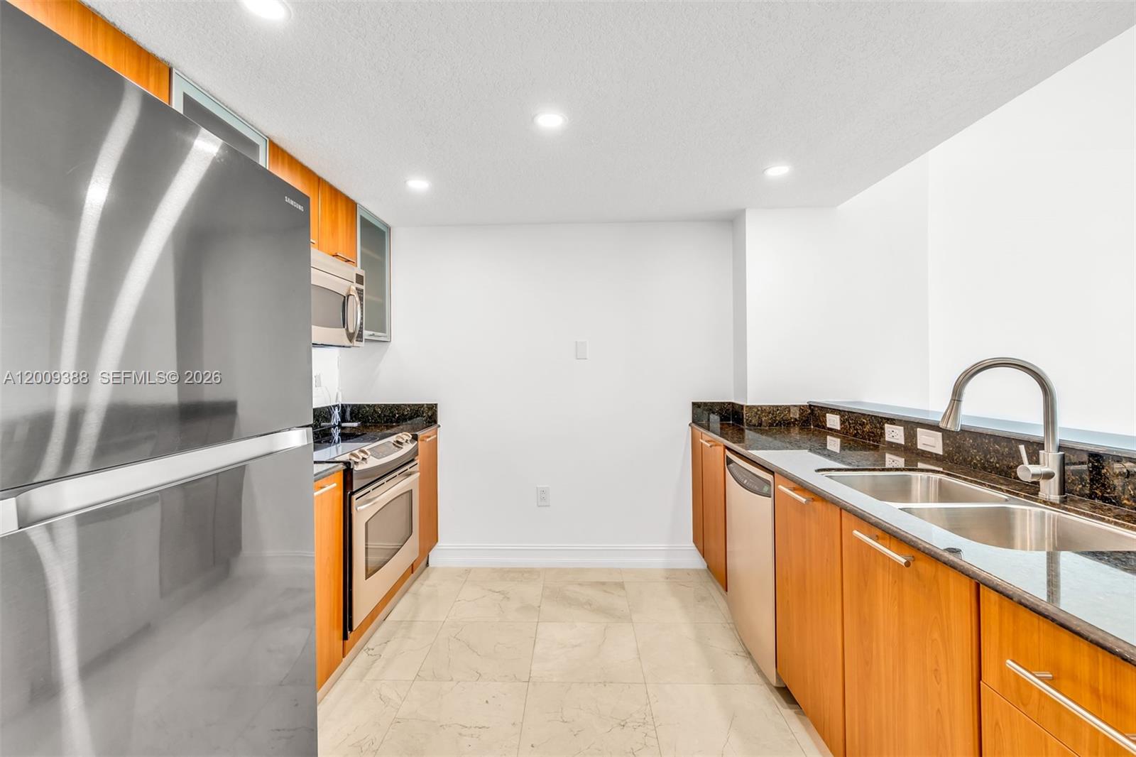 1800 N Bayshore Dr 4208