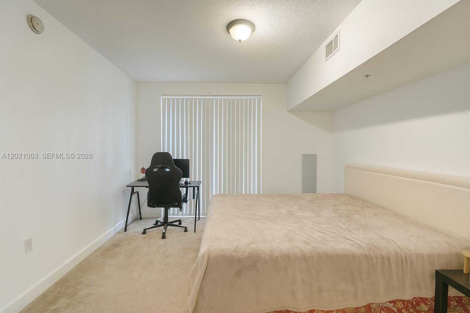 RADIUS CONDO - Residential