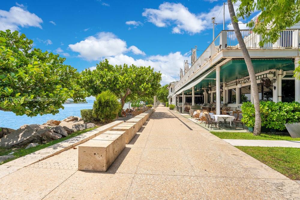 CONTINUUM ON SOUTH BEACH - Residential