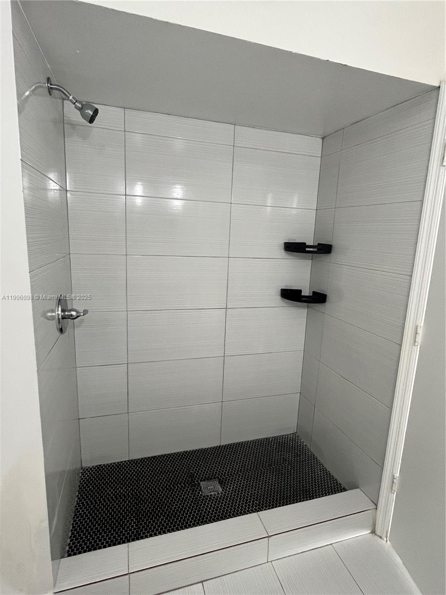 SECTORS 3 & 4 BOUNDARY PL - Residential Lease