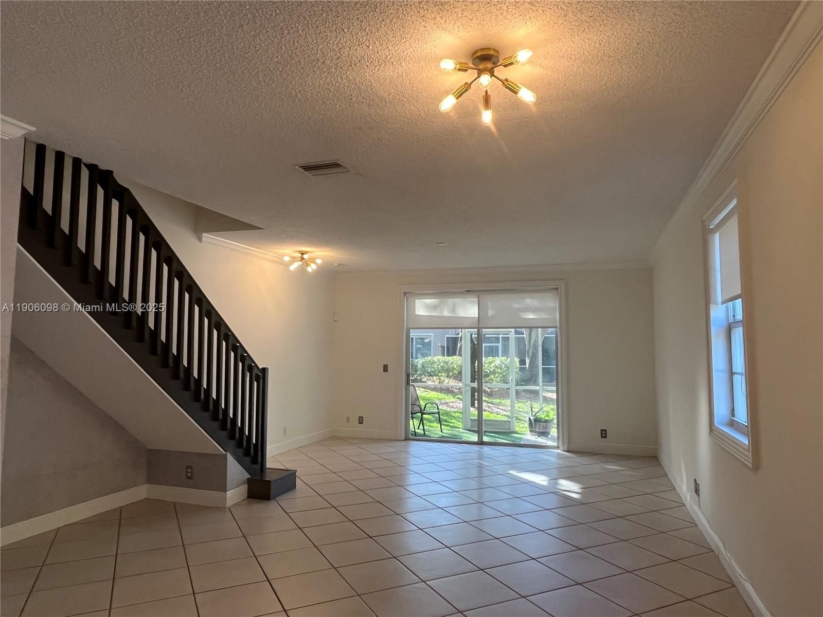 SECTORS 3 & 4 BOUNDARY PL - Residential Lease