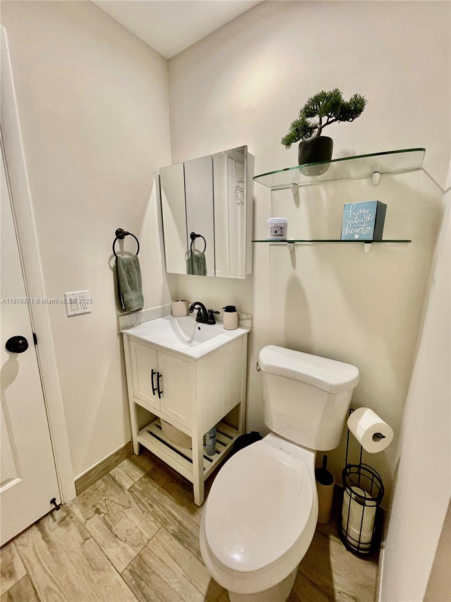 LEMLICH MANOR - Residential