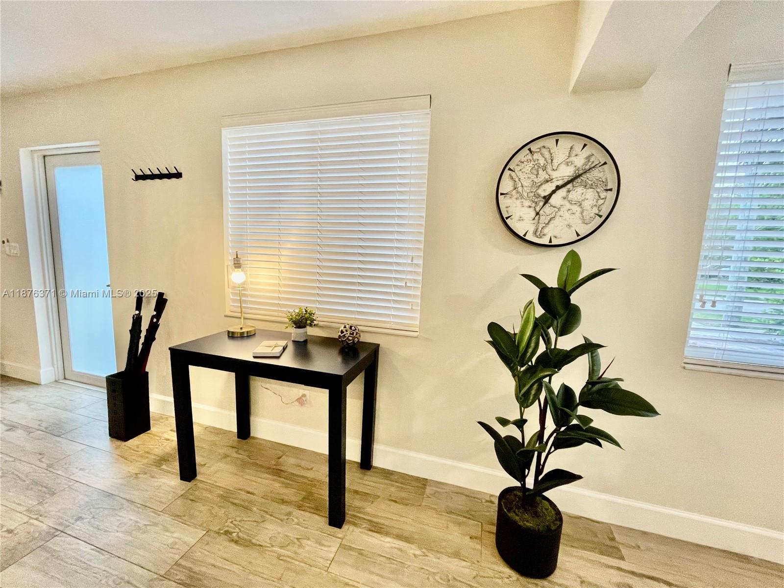 LEMLICH MANOR - Residential