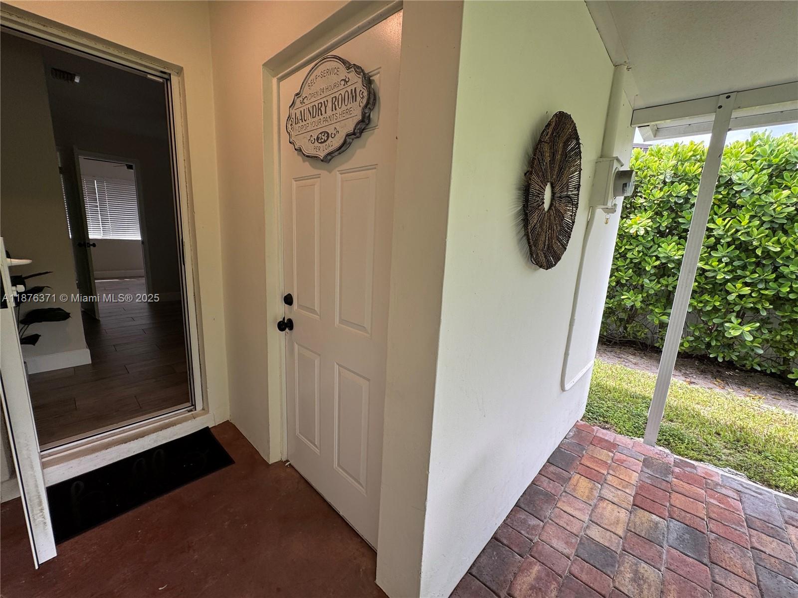 LEMLICH MANOR - Residential