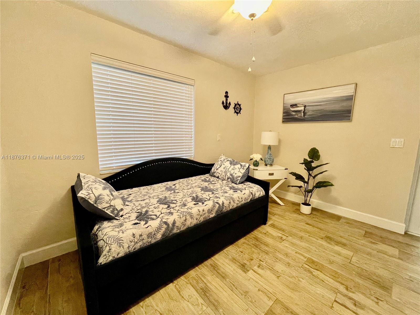 LEMLICH MANOR - Residential