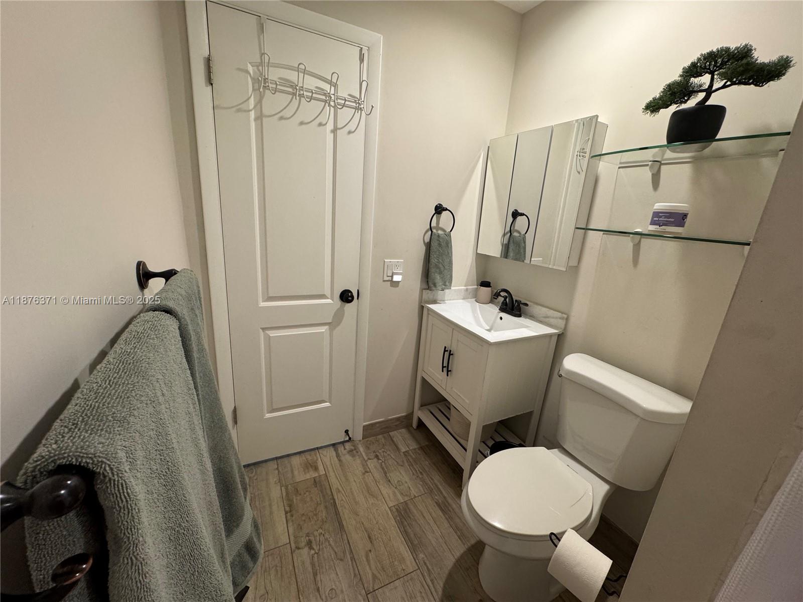 LEMLICH MANOR - Residential