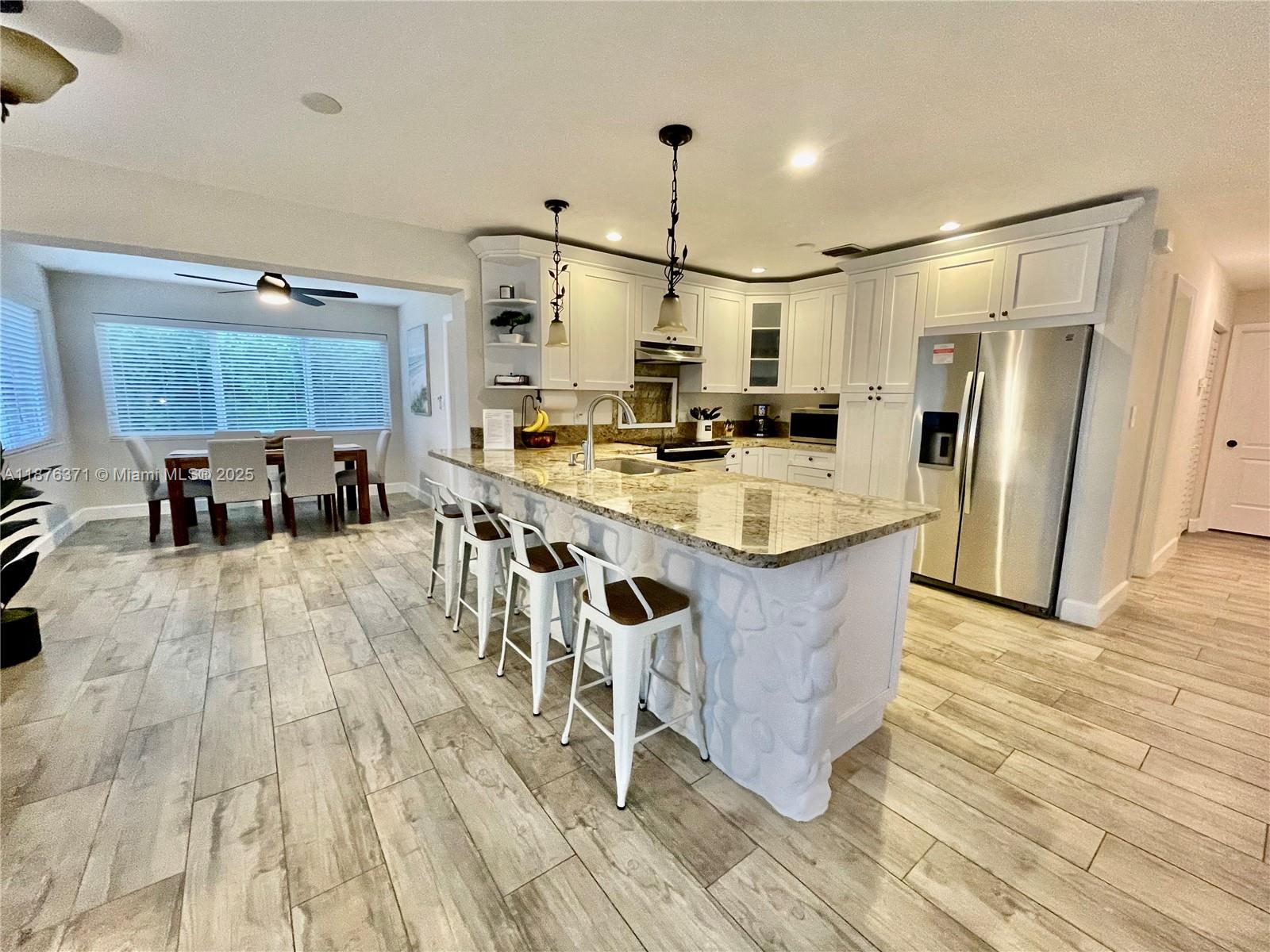 LEMLICH MANOR - Residential