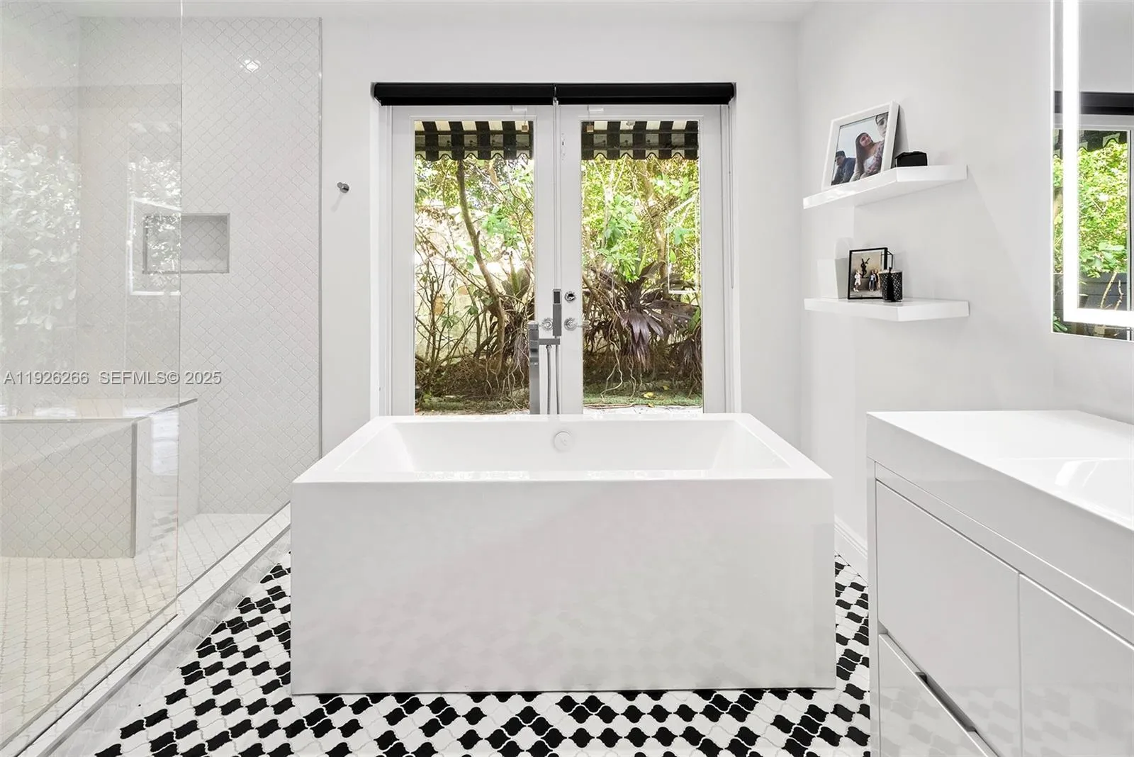 Miami Beach, Florida 33140, United States, 5 Bedrooms Bedrooms, ,7 BathroomsBathrooms,Residential,Active,255567